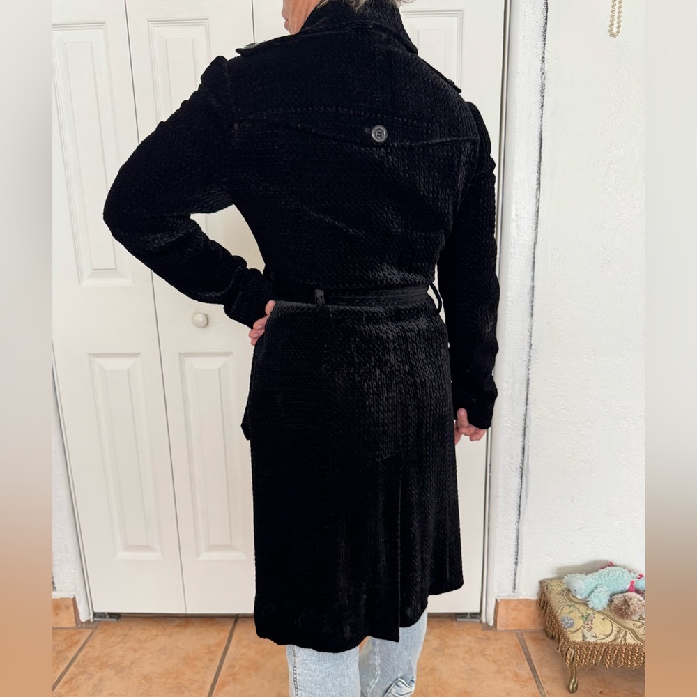 Burberry Black Textured Trench Coat - Picture 10 of 10